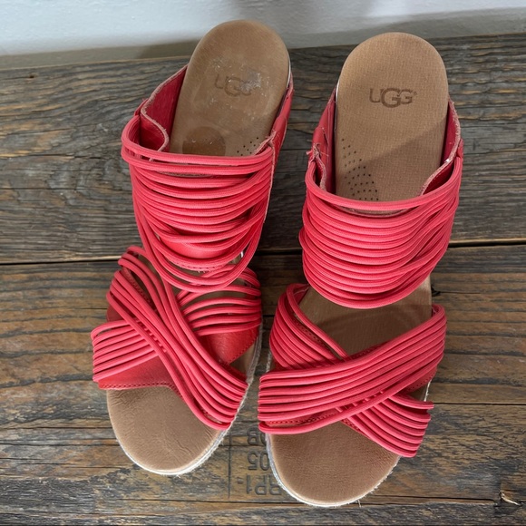 UGG Hilarie Open Toe Sandal Wedge Red - Picture 9 of 11